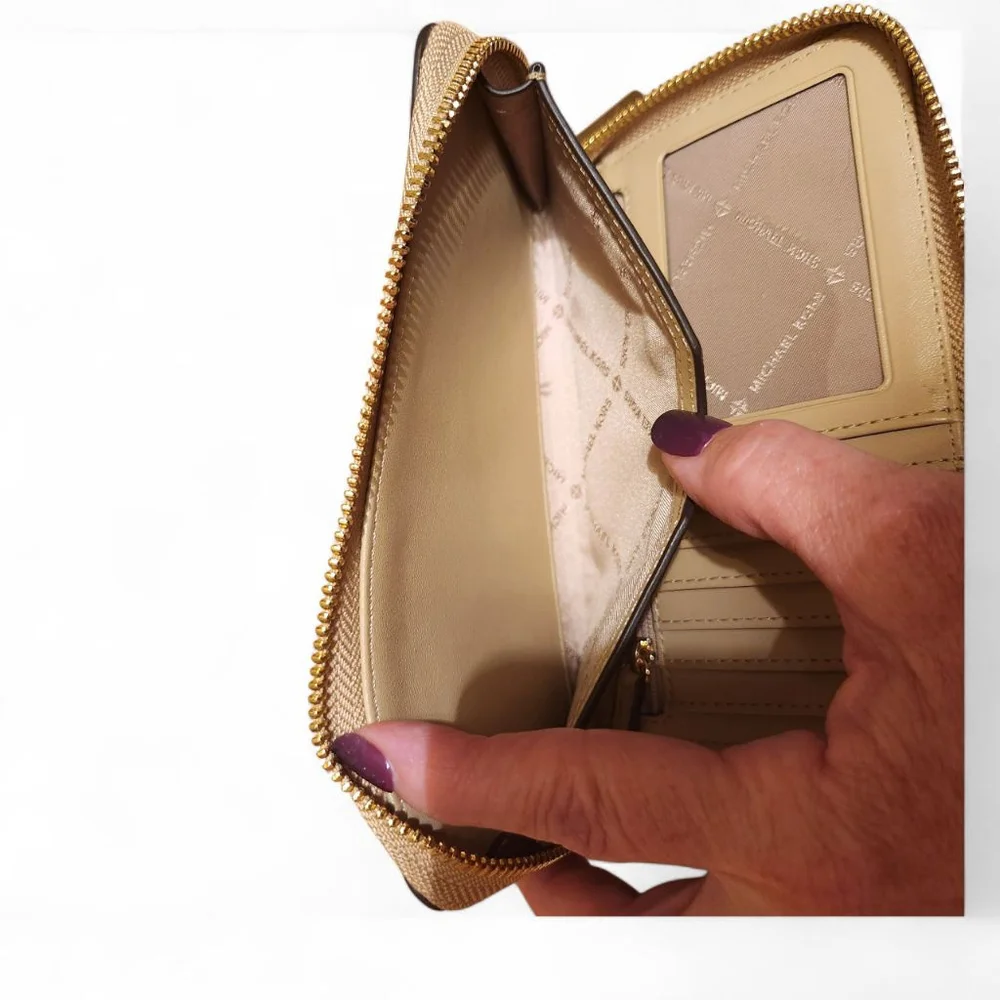 Michael Kors Jet Set Travel Wristlet Wallet Beige Leather